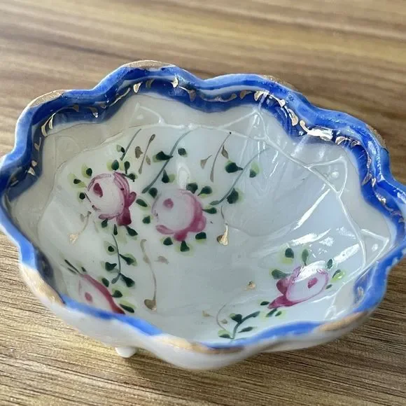 Lot Of 2 Vintage Japan Sm. Porcelain Hand Painted Ornate Footed Bowls - Picture 13 of 16